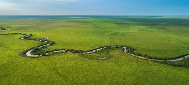 Analysis of Rural Land Price Trends in the Agricultural Market